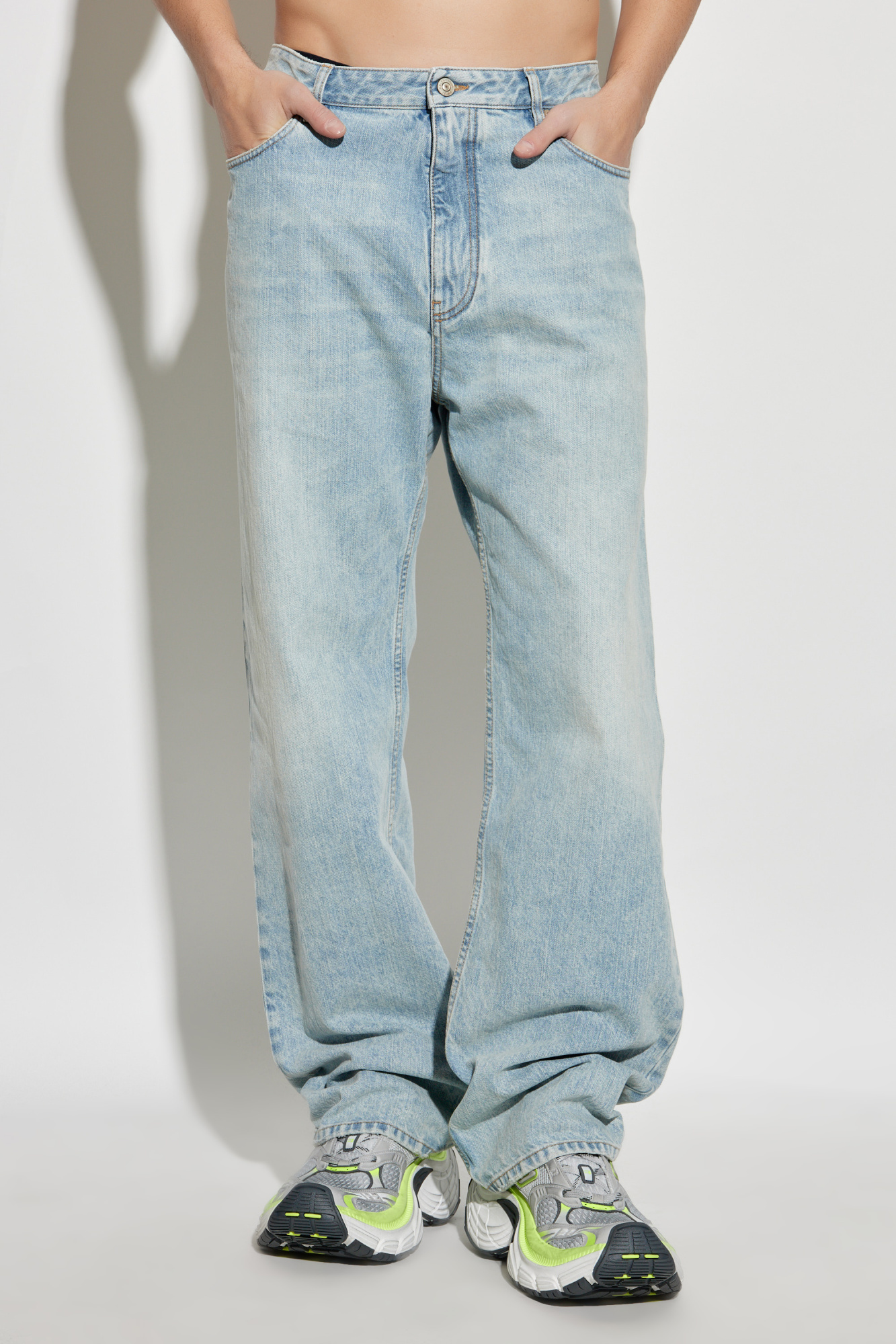 Balenciaga レギュラーフィットジーンズ ライトブルー SS25 Baggy Pants in Light Blue | Balenciaga US